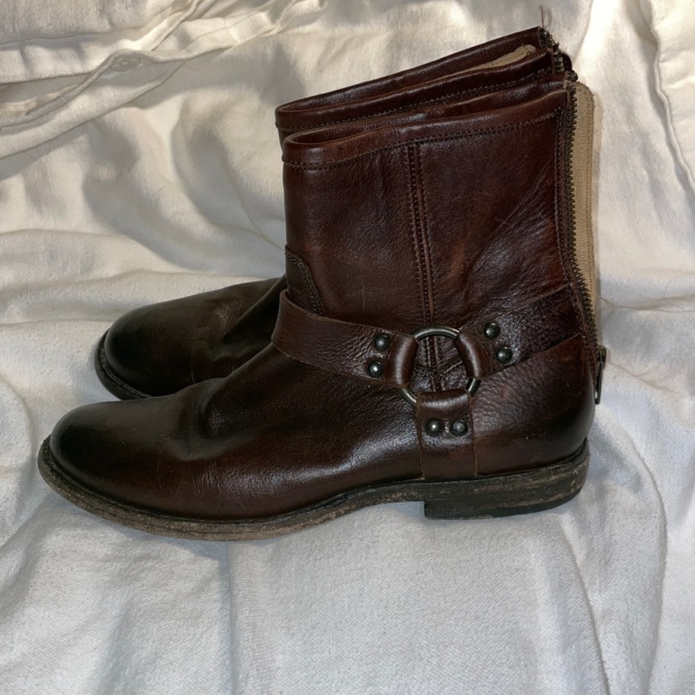 Frye chocolate brown leather ankle boot
